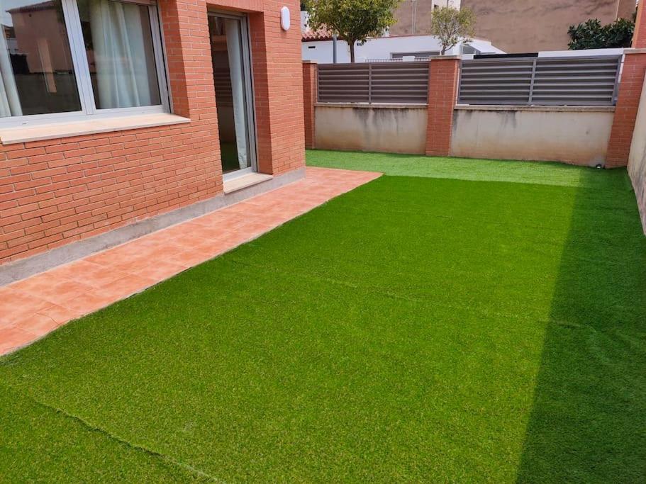 Chalet Amplio Con Jardin Y Zona Barbacoa. Reus Eksteriør bilde